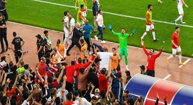Başkan Özyiğit, İçel İdman Yurdu’nu yalnız bırakmadı