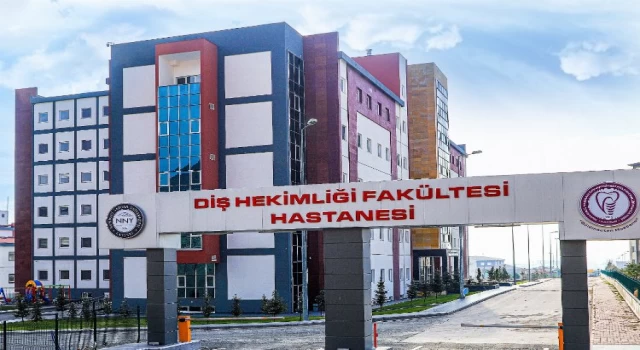 Kayseri NNYÜ’de diş fakültesi başarısı