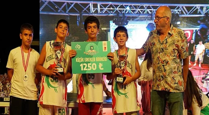 Çorlu'da Ziya Berhan Kılıç 3x3 Sokak Basketbol Turnuvası Sona Erdi