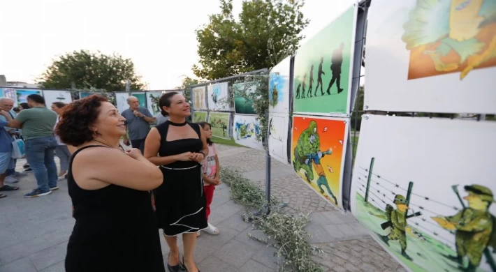 Ukraynalı ve Rus karikatüristler barış için Efes Selçuk’ta buluştu
