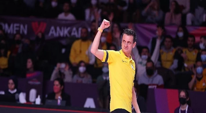 Giovanni Guidetti 3 yıl daha VakıfBank’ta