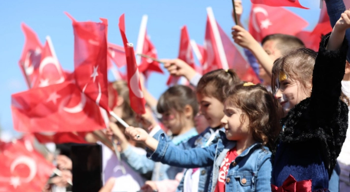 Silivri ve Hatay'da çocuklar 23 Nisan sevinci yaşadı