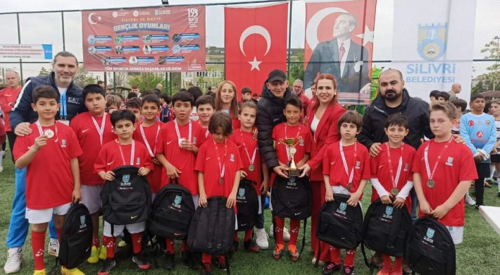 Silivri'de 19 Mayıs Futbol Şöleni düzenlendi.