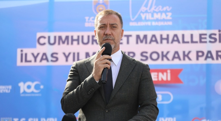 BAŞKAN YILMAZ: "SİLİVRİ'NİN ÜZERİNDE BİRİKEN TOZU VE KİRİ SÜPÜRÜYORUZ"