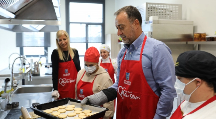 BAŞKAN YILMAZ SİLİVRİ'DEKİ ÖZEL BİREYLERLE BİR ARAYA GELDİ