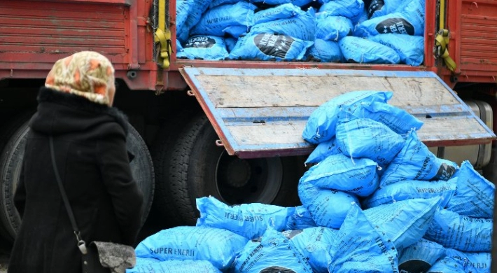 İstanbul Beylikdüzü’nden 90 haneye 90 ton yakacak yardımı