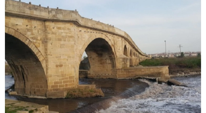 Edirne’nin simgesi tarihi Uzunköprü’de restorasyon çalışması sürüyor…