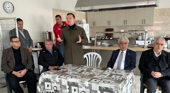 Bora Balcıoğlu ve Ekibi, Adolin Boya Fabrikası İşçileriyle Öğle Yemeğinde Bir Araya Geldi