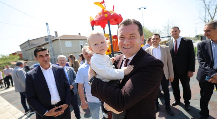 Silivri Belediye Başkanı Balcıoğlu, Büyükçavuşlu Mahallesi'nde Vatandaşlarla Bayramlaştı