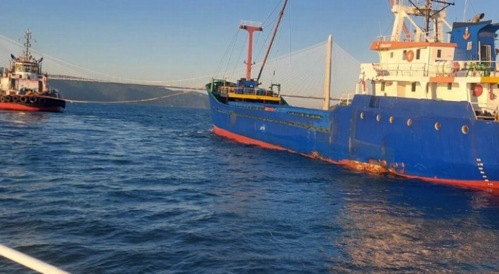 Kargo gemisi dümen arızası yaptı... Boğaz trafiği çift yönlü askıya alındı