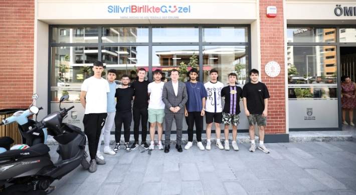 Başkan Balcıoğlu'ndan Öğrencilere Kütüphane Ziyareti ve Başarı Dileği
