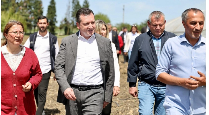 Başkan Balcıoğlu, Gazitepe Mahallesi'nde tarım alanlarını ziyaret etti