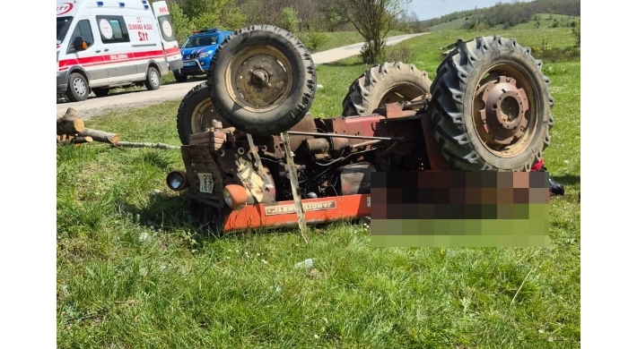 Bilecik’te traktör devrildi, sürücü yaralandı