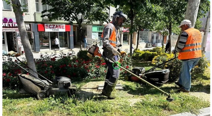 Silivri’de Park ve Yeşil Alanlarda Yaz Hazırlıkları Başladı