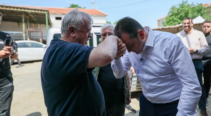 Başkan Balcıoğlu, Gazitepe Mahallesi’nde Vatandaşlarla Bayramlaştı