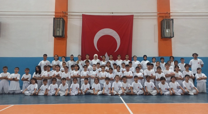 Silivri Taekwondo Kulübü’nden Beyaz Kuşak Töreni: Esnaf Desteği Takdir Topladı