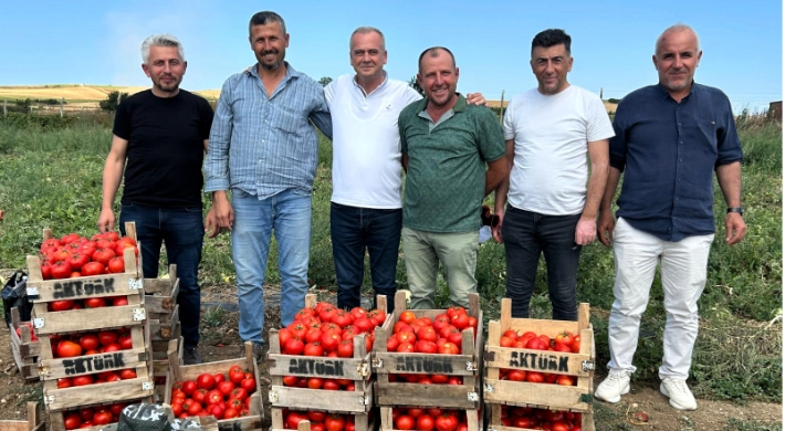 AK Parti Silivri Teşkilatından Değirmenköy’de Hasat Ziyareti