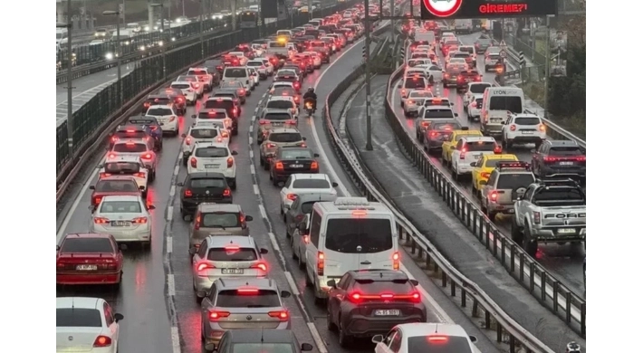 Trafiğe kayıtlı araç 32,6 milyonu aştı... Elektrikli ve hibrit araçlarda artış