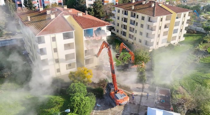 Aşiyan Sitesi’nde Kentsel Dönüşüm Yıkımı Gerçekleştirildi