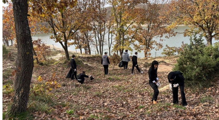 İMKB Turizm Otelcilik Lisesi öğrencileri çevre temizliği etkinliği yaptı
