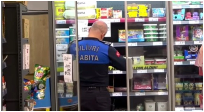 Silivri’de Zincir Marketlere Sıkı Denetim: 250 Son Kullanma Tarihi Geçmiş Ürün İmha Edildi