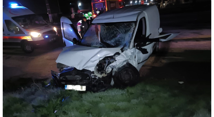 Değirmenköy–Gümüşyaka Kavşağı’nda Feci Kaza: 1 Ölü, 3 Ağır Yaralı