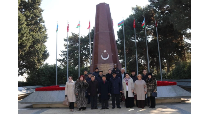 Bakü, Türk kahramanları unutmuyor