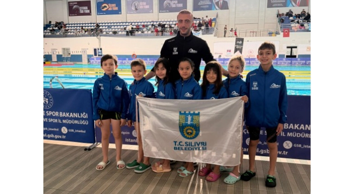 Silivri Belediyesi Yüzme Takımı, Tozkoparan’da yine gururlandırdı!