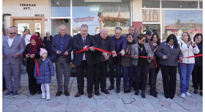 Değirmenköy’de Yasmin Çiçekçilik hizmete açıldı