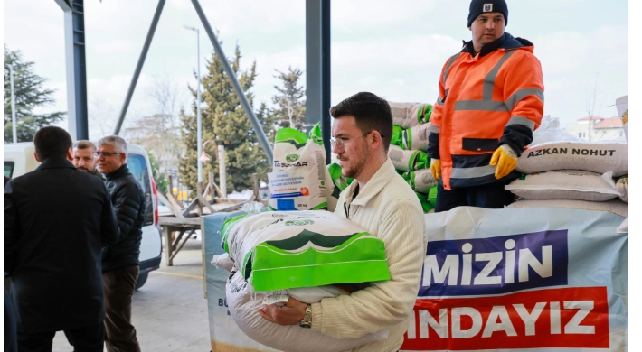 Silivri’de Üreticiye Tohum Desteği: Değirmenköy’de 128 Çuval Bakliyat Tohumu Dağıtıldı