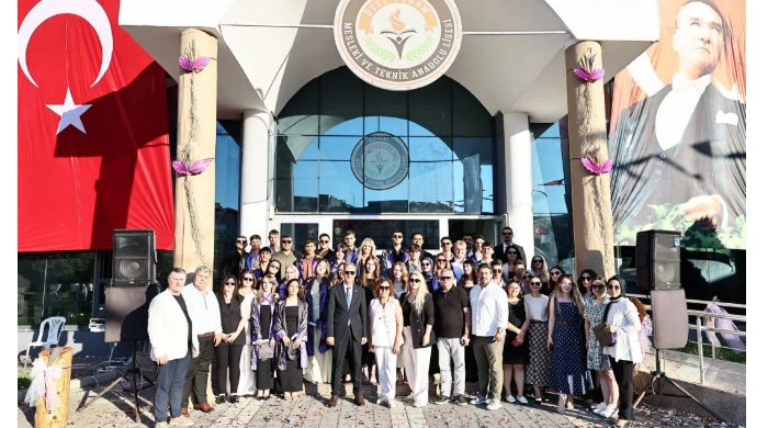 TÜRAM Mesleki ve Teknik Anadolu Lisesi Öğrencileri Mezuniyet Coşkusu Yaşadı
