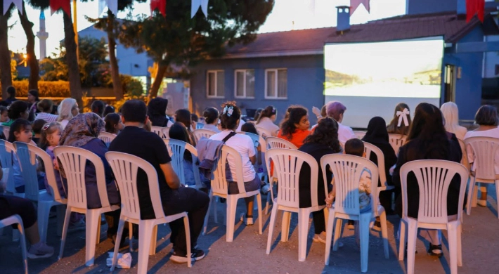 Açık Hava Sinema Geceleri Seymen ve Kurfallı Mahallelerinde Vatandaşlarla Buluştu