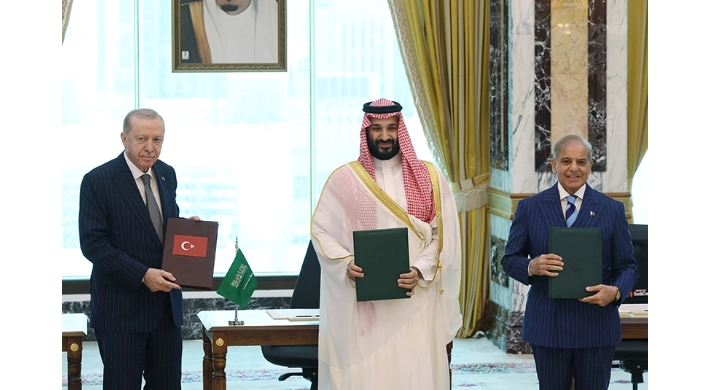 Türkiye, Suudi Arabistan ve Pakistan arasında ortak savunma anlaşması imzalandı