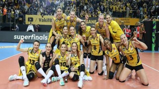 VakıfBank, CEV Şampiyonlar Ligi’nde final için avantajı aldı
