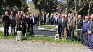 Aydoğan Sezer Kabri Başında Anıldı