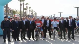 Cumhurbaşkanlığı Türkiye Bisiklet Turu 6. etabı Edremit’ten başladı