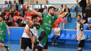 Nilüfer farka koştu