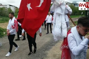 Değirmenköy'ün askerleri aileleriyle bayramlaştı