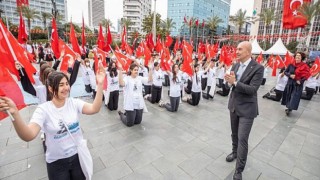 Soyer: ”Gençleri çok güzel bir gelecek bekliyor”