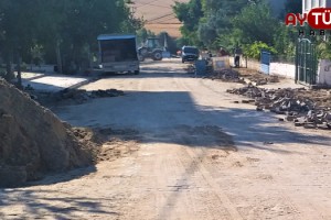 Değirmenköy'de yolların tamiri devam ediyor