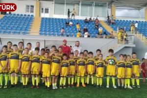 Değirmenköy Futbol Akademisi'ne Ünal Uzun'dan ikram