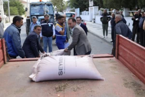 Büyüksinekli, Küçüksinekli ve Alipaşa'lı çiftçiler, tohumluk arpalarına kavuştu