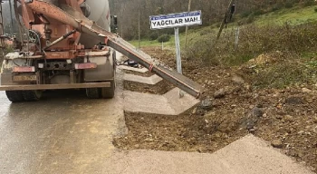 Gebze’de köy yolları V kanal imalatı ile korunuyor