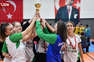 TÜRAM LİSESİ OKULLAR ARASI FUTSAL TURNUVASINDA BİRİNCİ OLDU