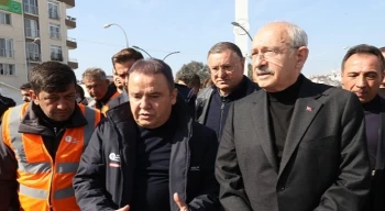 CHP Genel Başkanı Kemal Kılıçdaroğlu ve Antalya Büyükşehir Belediye Başkanı Muhittin Böcek Deprem Bölgesi Hatay’da