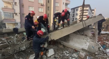 Depremin 4. gününde can kaybı 12 bin 873’e yükseldi