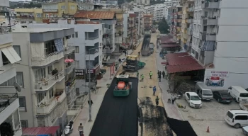 Aydın Büyükşehir Belediyesi Kuşadası’nın Yollarını Yeniliyor
