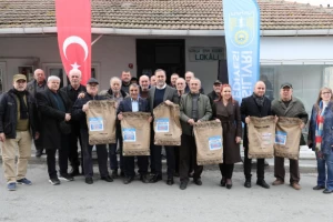 Silivri'li çiftçiler milli ayçiçek tohumu sevinci yaşıyor