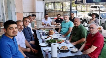 Nevşehir Belediye Başkanı Dr. Mehmet Savran, Esentepe Mahallesi’nde esnaf ziyaretlerinde bulundu