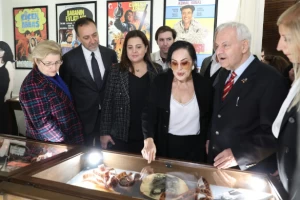 TÜRKAN ŞORAY SİLİVRİ BELEDİYESİ YEŞİLÇAM EVİ'NE HAYRAN KALDI!